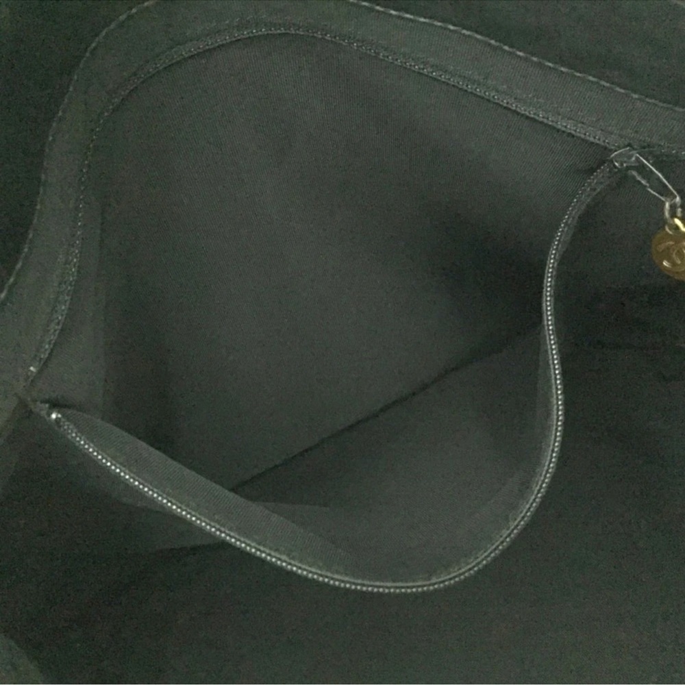 CHANEL CC Black Lambskin Leather Shoulder Shopper Bag Tote with top Zipper - Picture 11 of 13